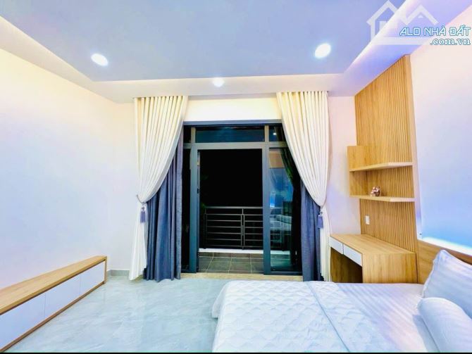 DÒNG TIỀN SẴN 42TRIỆU/THÁNG NHÀ NGUYỄN THỊ MINH KHAI,QUẬN 1. GIÁ 5TỶ190/80m2(4mx20m).SHR - 3