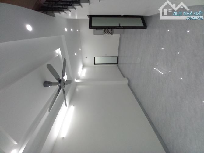 Nhà 3 tầng xây mới ô tô lùi cửa ngõ Đông Mạc - 3