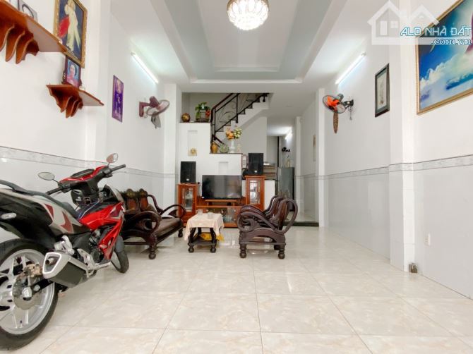 NHÀ TÂN PHÚ,TÂN HƯƠNG 4 TẦNG,HẺM NHỰA 8M,NGAY CHỢ TÂN HƯƠNG,GẦN AEON ,61M2(4X15),4PN - 4