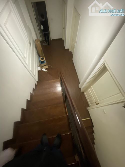 Nhà đẹp ở luôn Hoàng Quốc Việt Cầu Giấy Sổ vuông 64m 4 tầng MT5m4 Giá 18 tỷ Ngõ ô tô tránh - 4