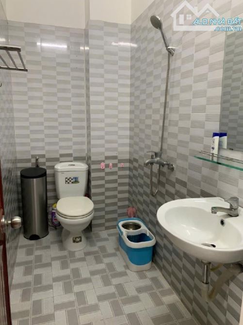 NHÀ ĐẸP Ở NGAY 4 TẦNG LUNG LINH - SỔ VUÔNG A4 - HẺM 7M XE TẢI VÔ TƯ GIÁ 7.99 TỶ TL - 4