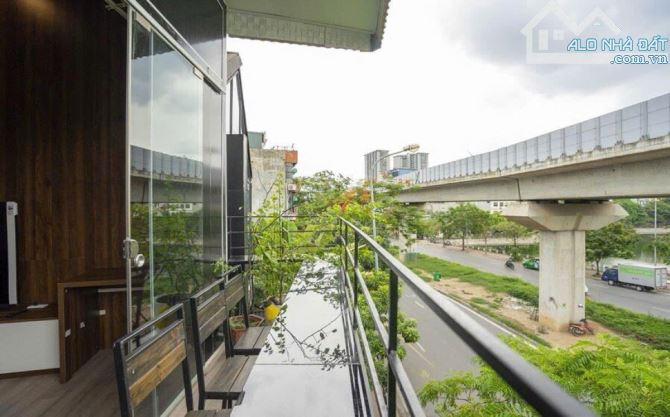 Bán Nhà View hồ siêu hiếm mặt phố Hoàng Cầu Đống Đa 50m2 3 tầng mt 5m - 4