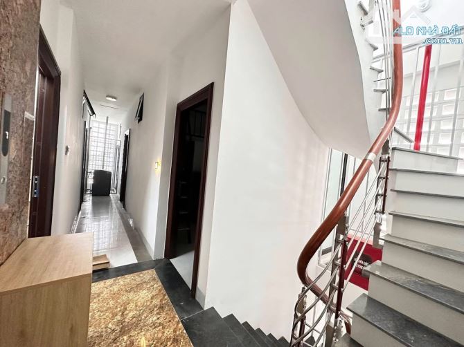 Bán toà CHDV khu vực Ngã Tư Sở - Thanh Xuân. DT 140m2 x 8T. 42 Phòng. Giá 4x tỷ - 4