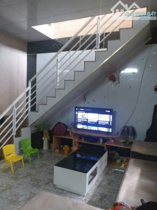 Bán nhà 120m2 phường 8 đà lạt 2,5 tỷ có 4 phòng ngủ -cách hồ xuân hương 2,5 km - 4
