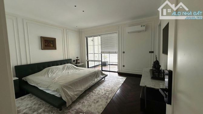 Hạ giá bán gấp biệt thự MT Nguyễn Thành Ý, P Đa Kao, Quận 1, DT 13 x 15m , KC 3T - 4