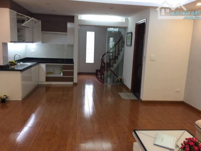 Bán nhà ngõ 91 Nguyễn Chí Thanh Đống Đa, 5 tầng đẹp ô tô tránh thoải mái - 4