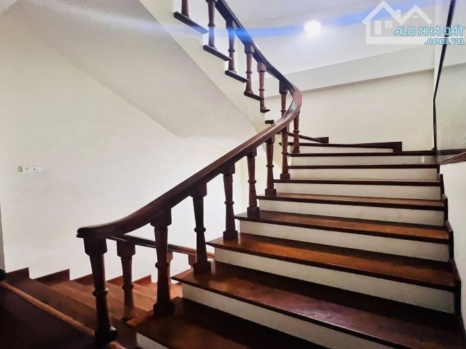 Hàng hiếm! Hoàng Quốc Việt, khu phân lô, oto đỗ cửa, vỉa hè rộng, 2 thoáng 60m*5T - 4