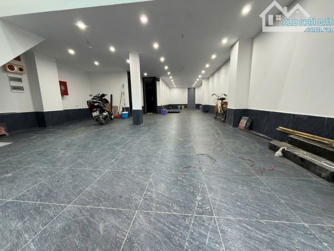 Miêu Nha 119m. 8 tầng thang máy. 27 phòng full nội thất. Ngõ thông ô tô đỗ cửa. 19,9 tỷ - 4