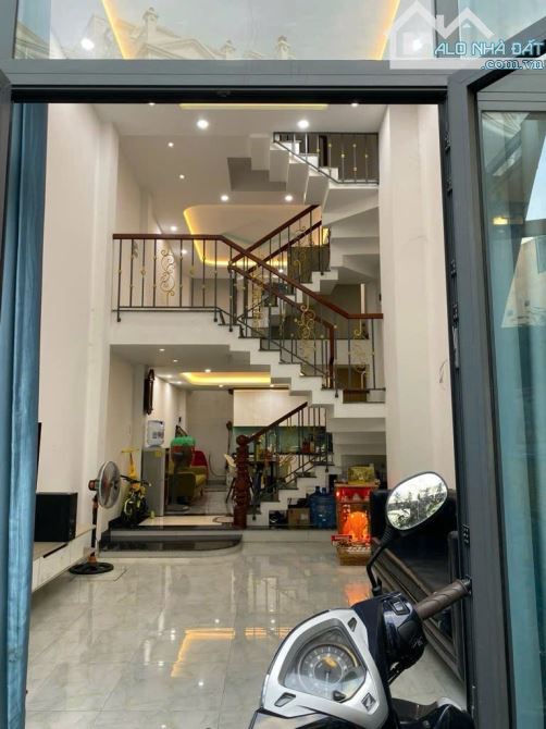Nhà 4 Tầng,KHU PHÂN LÔ ĐỒNG BỘ đường HÀ HUY GIÁP Phường THẠNH LỘC Q12.dt 60m2(4x15),7,2tỷ - 4