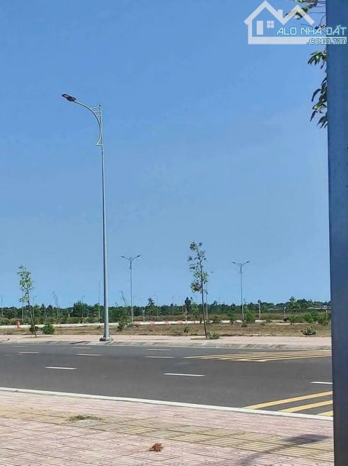 Ngộp cần bán gấp lô đất đường Nguyễn Văn Cừ ngay KCN Nhơn Trạch, 210m2, giá 2ty, SHR - 4