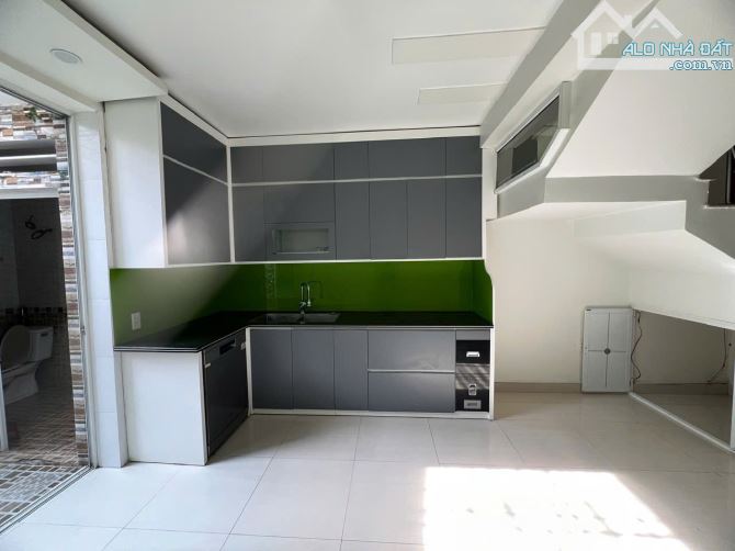 Nhà riêng Phố Đình Đông Sân Cổng và Sổ Riêng - 4