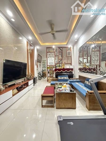 BÁN NHÀ, khu phân lô Quân đội Lê Trọng Tấn, 2 thoáng, ở ngay, 45m2, 11.5 tỷ. - 4