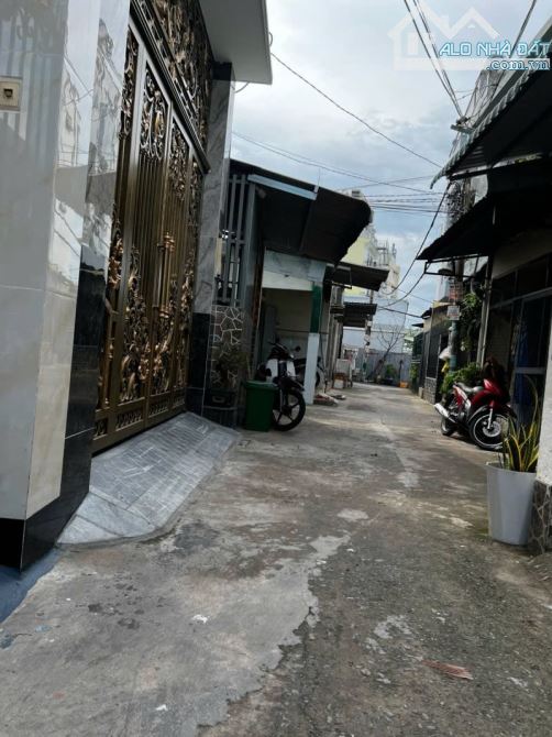 HẺM XE HƠI GẦN LÊ VĂN VIỆT 91M (5x24m) NHÀ CẤP 4 CÓ DÒNG TIỀN CHỈ 4.6 TỶ LÀNG TĂNG PHÚ - 5