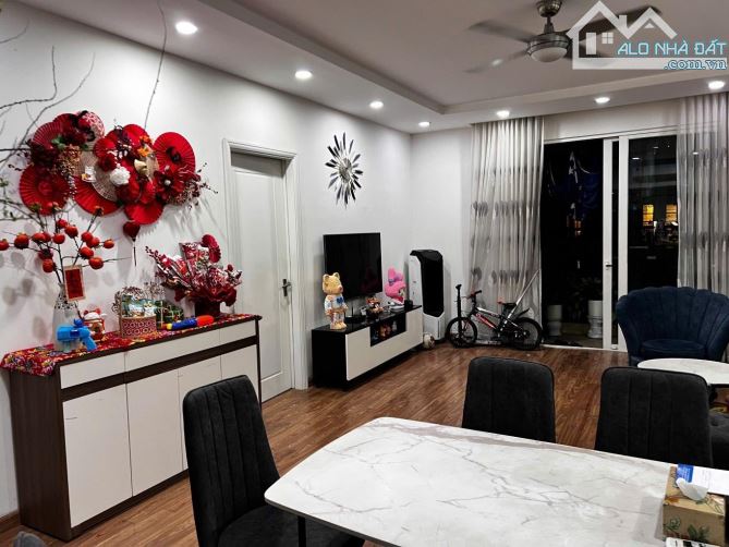 Bán gấp căn 110m2- 3PN- CC Vin Time City T7- View nhạc nc- có slot xe- Giá 87tr/m2 - 5