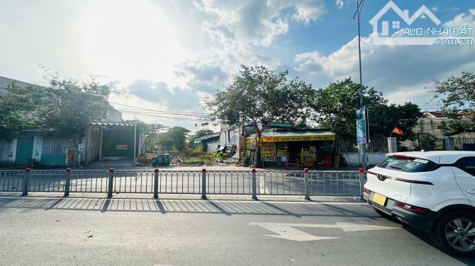 Đất mặt tiền kinh doanh gần BigC Go, phường Đông Hòa, TP Dĩ An. 15 tỷ - 5