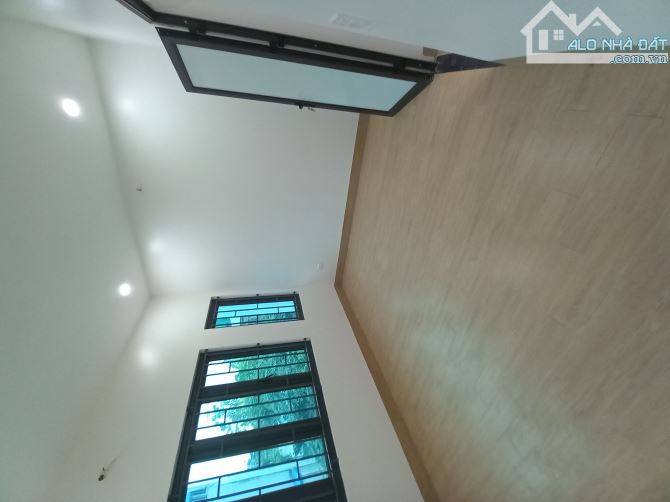 Nhà 3 tầng xây mới ô tô lùi cửa ngõ Đông Mạc - 5