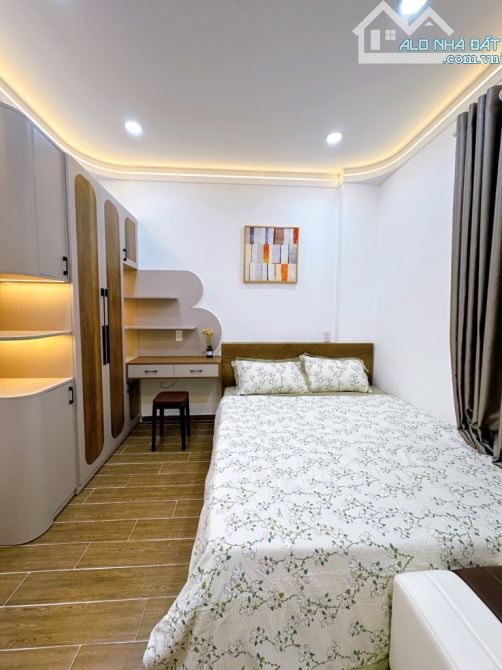HẺM XE HƠI. CÁCH 1 CĂN RA MT ĐƯỜNG LỚN,5PN,CHỈ 9,xxx TỶ - 6