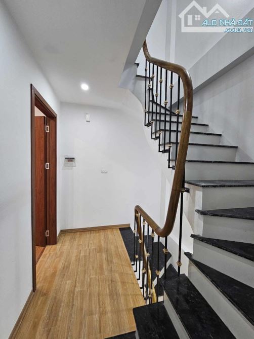 NHÀ MỚI 5 TẦNG KẺ TẠNH, PHƯỜNG GIANG BIÊN, LONG BIÊN – 30M2, 20M Ô TÔ TRÁNH, 5.8 TỶ - 6