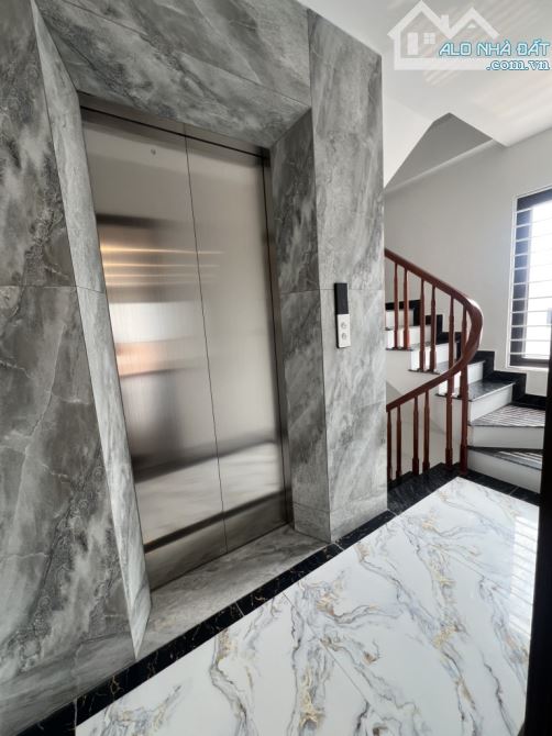 Bán nhà Bát khối 41m2 xây 7 tầng - thang máy gara ôtô 7 chỗ, nhà mới full nội thất - 7