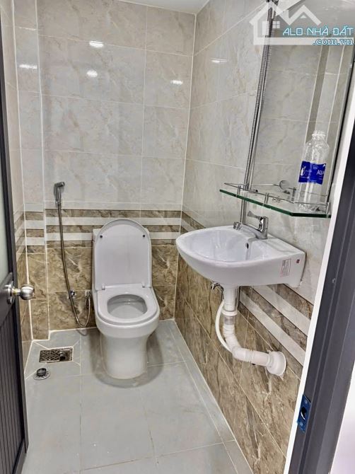 ✨ NHÀ ĐẸP 3 TẦNG (có: 3PN, 2WC) HXH 4.5M sạch đẹp, Diện tích: Ngang 3M x Dài 11M - 3,65 TỶ - 7