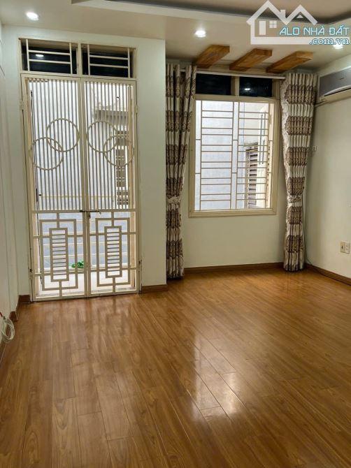 Nhà riêng Phố Đình Đông Sân Cổng và Sổ Riêng - 9
