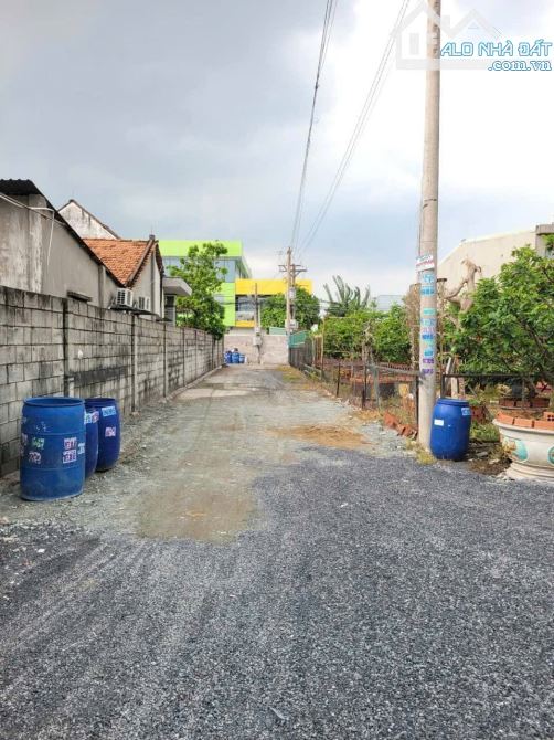 Bán đất hẻm xe hơi gần Hội Trường Đông Hoà Dĩ An ngang 8m 170m2