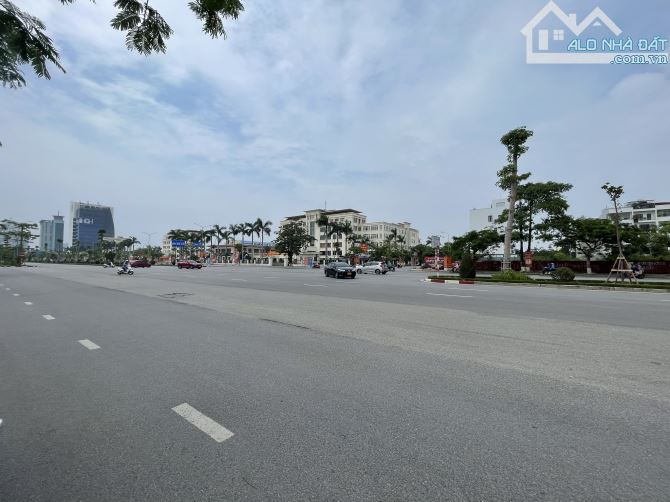 337m2 đất biệt thự mặt đường Lê Hồng Phong - Ngang 12.4m - Tây Nam