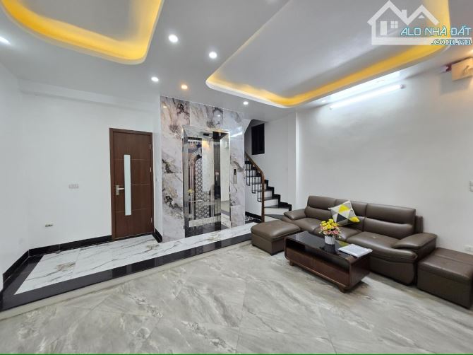 BÁN NHÀ MẶT NGÕ VĂN HƯƠNG 7 TẦNG THANG MÁY-DT 34M2-MT 5,3M GIÁ CHỈ 12,5 TỶ