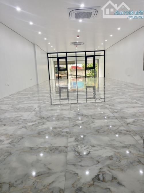 CHo thuê văn phòng Tầng 2 - 90 m2. view thoáng, sàn thông  đẹp như ảnh