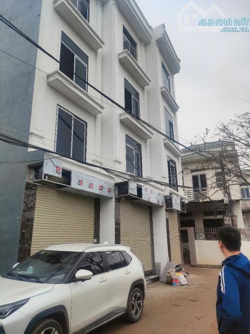 CĂN NHÀ LÔ GÓC 3 MẾT THOÁNG - GẦN PHENIKAA - TỪNG NỘI THẤT XỊN XỊN - CHỦ CẦT KÉT BÁN GẤP