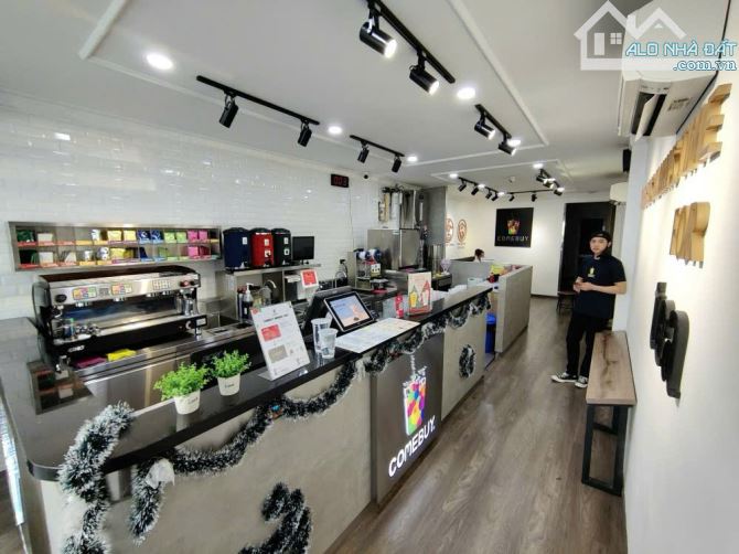 Bán nhà Mặt Tiền đường Trần Hưng Đạo, quận 1 ( 4 x 18m) HĐT: 55tr/1th Giá : 31 Tỷ