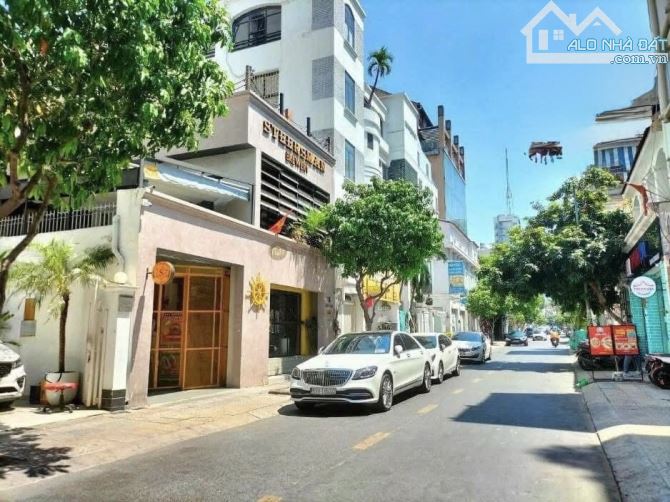 Biệt Thư Đẳng Cấp Phan Đăng Lưu P6 - 11,5*18m- 3Tầng - Giá 44 Tỷ TL