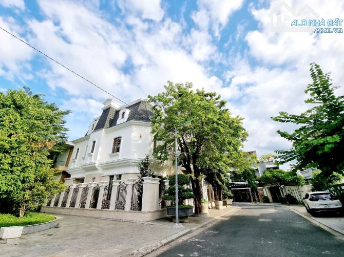 Hạ hẳn 10ty- chốt nhanh căn Villa siêu đẹp trung tâm Nha Trang