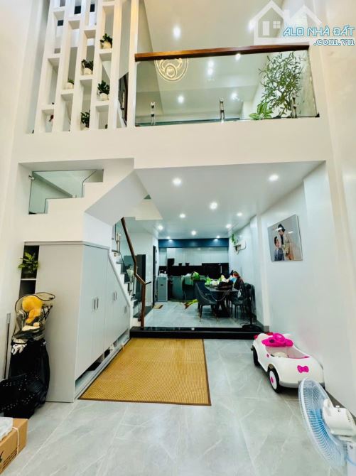 TRUNG TÂM QUẬN 11 – HẺM 4M - NHÀ MỚI ĐẸP - 4 TẦNG BTCT- NHỈNH 5 TỶ