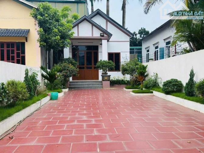 Bán đất tặng nhà tại Đông Yên. 165m full thổ cư