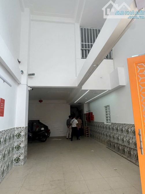 BÁN TOÀ NHÀ TRẦN HƯNG ĐẠO, TÂN PHÚ, 9x18m, 32p, PCCC, HĐT:110tr, 22tỷ5