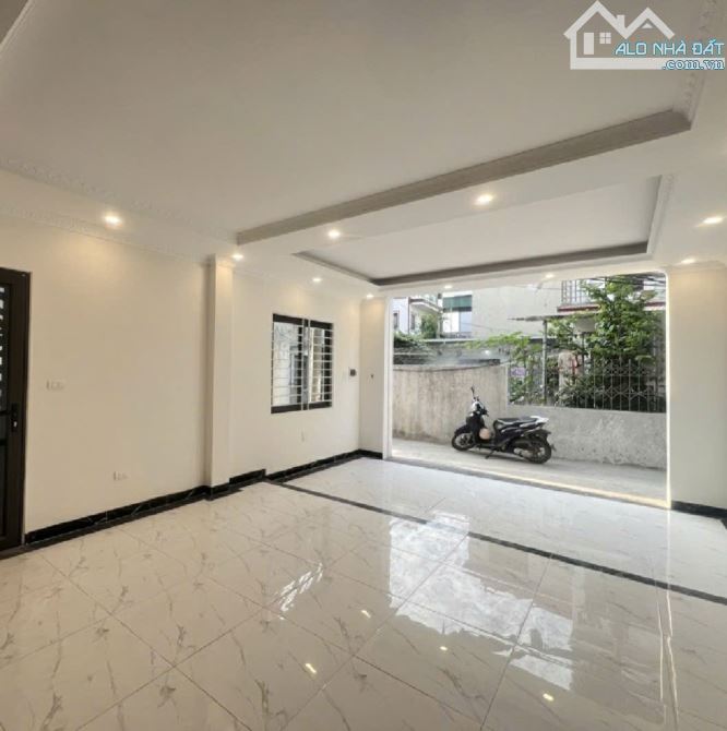 NHÀ ĐẸP PHÚC ĐỒNG LONG BIÊN, Ô TÔ VAO NHÀ, LÔ GÓC, 3 BƯỚC RA PHỐ, GIÁ CỰC HỜI