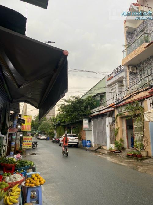 CHDV 3 Tầng Khoán 15tr/tháng, khu k82 Tô Ký, 5x20m, giá 8.5 tỷ TL