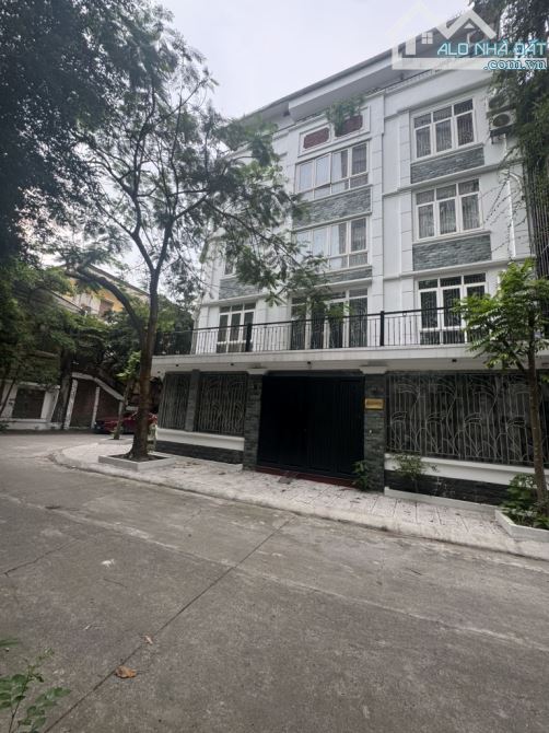 BÁN NHÀ HOÀNG QUỐC VIỆT- Ô TÔ TRÁNH, LÔ GÓC 3 MẶT TIỀN- 62M2, 5 TẦNG, MẶT TIỀN 6M_ 22.5 TỶ