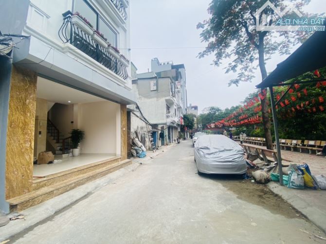 Bán nhà Đội Cấn, DT 32m2, MT 5m, thang máy, oto tránh, nhà đẹp long lanh, kinh doanh