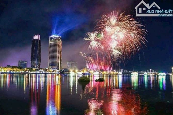 Nhỉnh 18 TỶ: BÁN ĐẤT 2 MẶT TIỀN ĐÀ NẴNG - Gần CẦU RỒNG + SÔNG HÀN: 130m² =8,8 x 14,77m