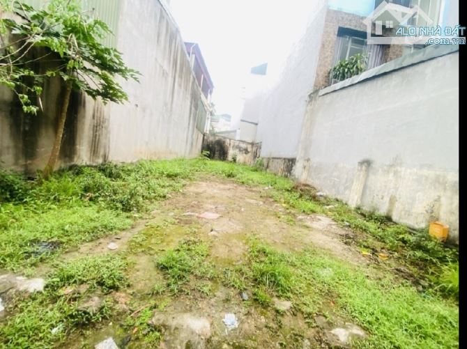 25.7 tỷ/122 M2/ 6.9 M tiền/ Hồng Tiến.Ô tô thông