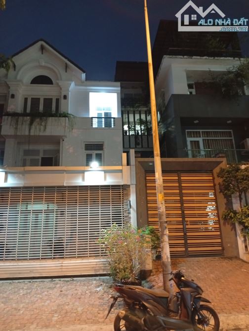 Bán Biệt Thự Quận 7_Nam Long Trần Trọng Cung_192M2+3Tầng;Sổ A4;Ngang 8M;8PN;Nhỉnh 29Tỷ TL.