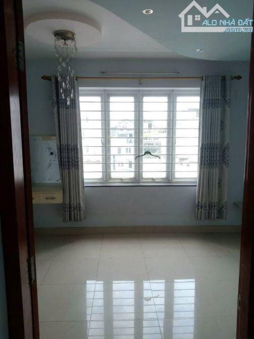 Bán nhà 5 tầng, 5pn Bùi Quang Là Gò Vấp gần chợ Phạm Văn Bạch chỉ hơn 5 tỷ