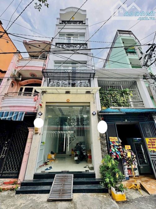 ✨ NHÀ 4 TẦNG MỚI 100% HẺM XE HƠI TRÁNH, 1 Trệt 2 Lầu & Sân thượng (gồm: 4PN, 3WC) - 6,8 TỶ
