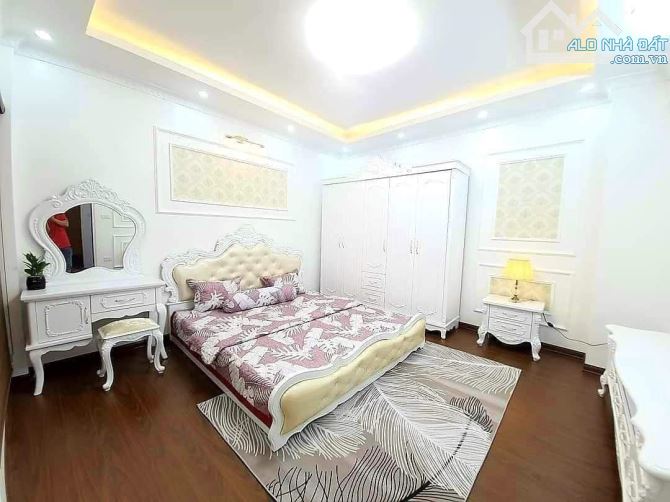 Giảm sốc gần 1 tỷ, nhà lô góc 42m x 5T, 5 PN Mỗ Lao Hà Đông, giá chỉ còn hơn 7 tỷ