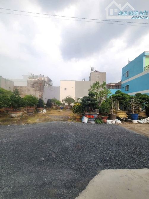 Bán đất hẻm xe hơi gần Hội Trường Đông Hoà Dĩ An ngang 8m 170m2 - 1