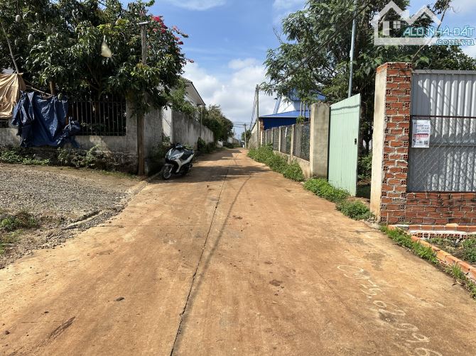 CẦN BÁN LÔ ĐẤT HẺM 473 Y MOAN RẼ TRÁI HẺM Ô TÔ - 1