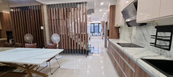BÁN NHÀ, đường HOÀNG DIỆU. Quận 4. Dt: 8m x 15m, 2 lầu mới đẹp. Giá rẻ: 17.5 tỷ. - 2