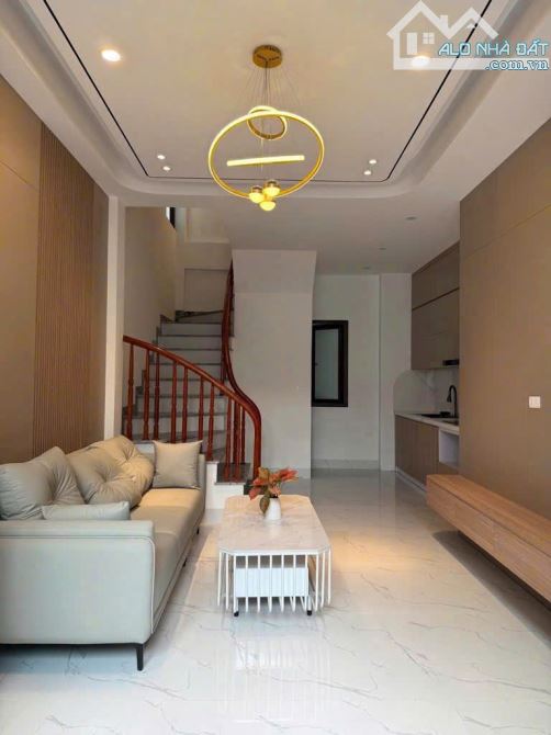 Nhà đẹp Lai Xá, DT 30,3m2 x 5 tầng, 150m ra Quốc lộ 32, 100m ra chợ Lai Xá, giá 5.4 tỷ - 1